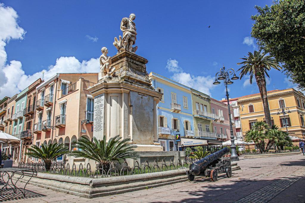 Hotel Mezzaluna Carloforte  Exterior foto